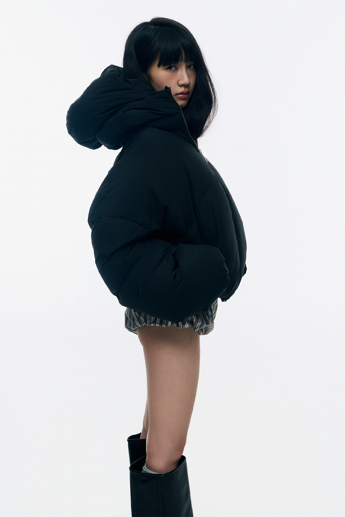 CROPPED DOUBLE NECK BUBBLE